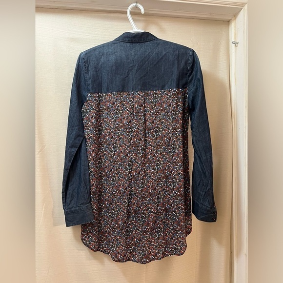 ⚫️ BOGO Postmark women’s denim style snd floral button down top size 02 - Picture 6 of 7